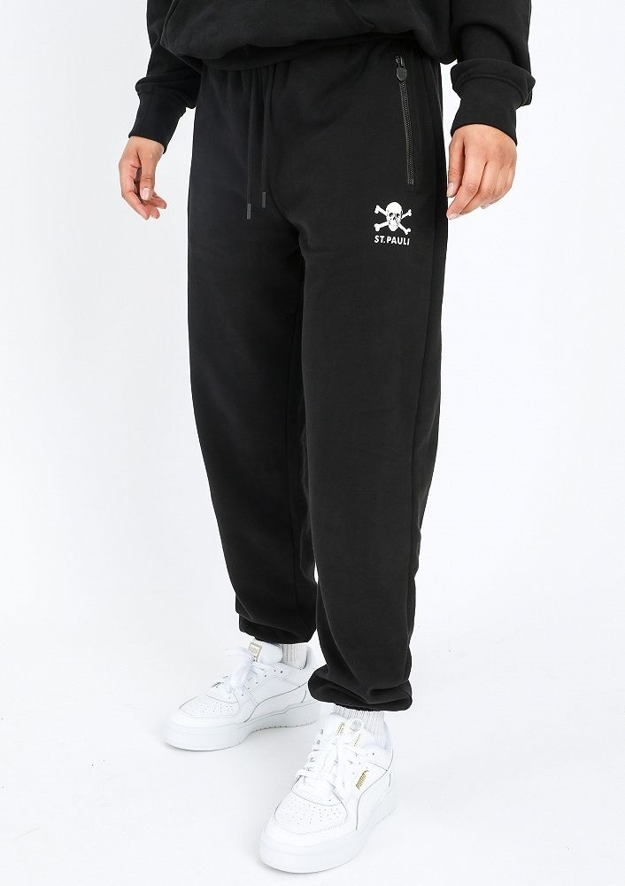 FC St. Pauli - Totenkopf, Jogginghose
